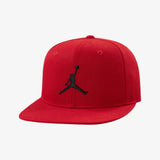 Cappello snapback Jordan rosso con visiera piatta