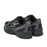 Sneaker New Balance 740 total black, dettagli silver, suola ABZORB.