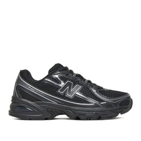 Sneaker New Balance 740 total black, dettagli silver, suola ABZORB.