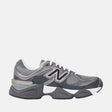 New Balance 9060 sneaker grigia con dettagli metallizzati