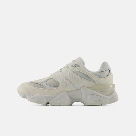 New Balance 9060 Reflection da bambino total off-white con suola chunky, vista frontale doppia