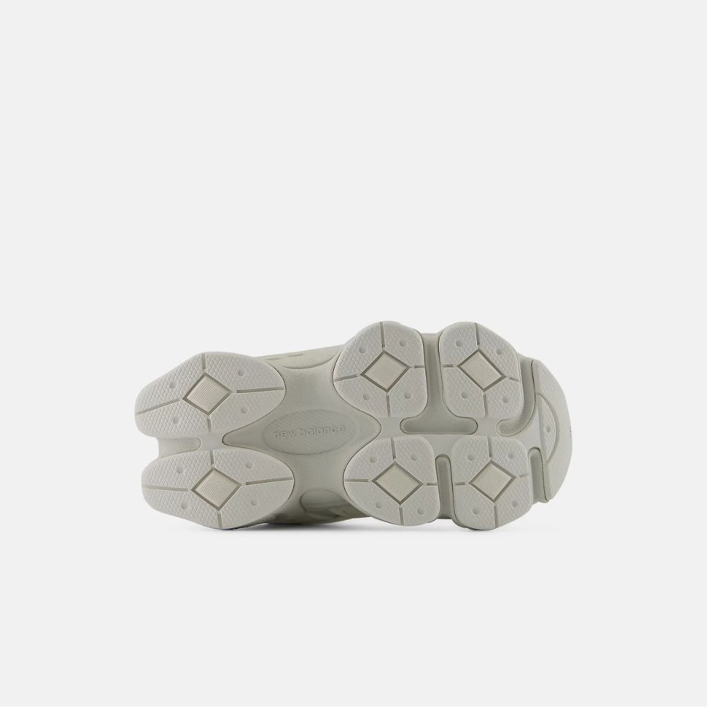 Sneaker New Balance 9060 bambino Ice Grey con intersuola ABZORB e chiusura elastica