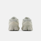 Sneaker New Balance 9060 bambino Ice Grey con intersuola ABZORB e chiusura elastica
