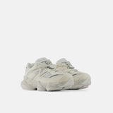 Sneaker New Balance 9060 bambino Ice Grey con intersuola ABZORB e chiusura elastica