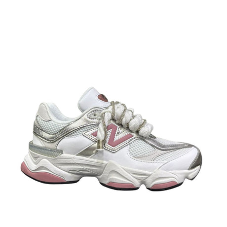 Sneaker New Balance 9060 donna bianco argento e rosa con lacci in corda e brillantini