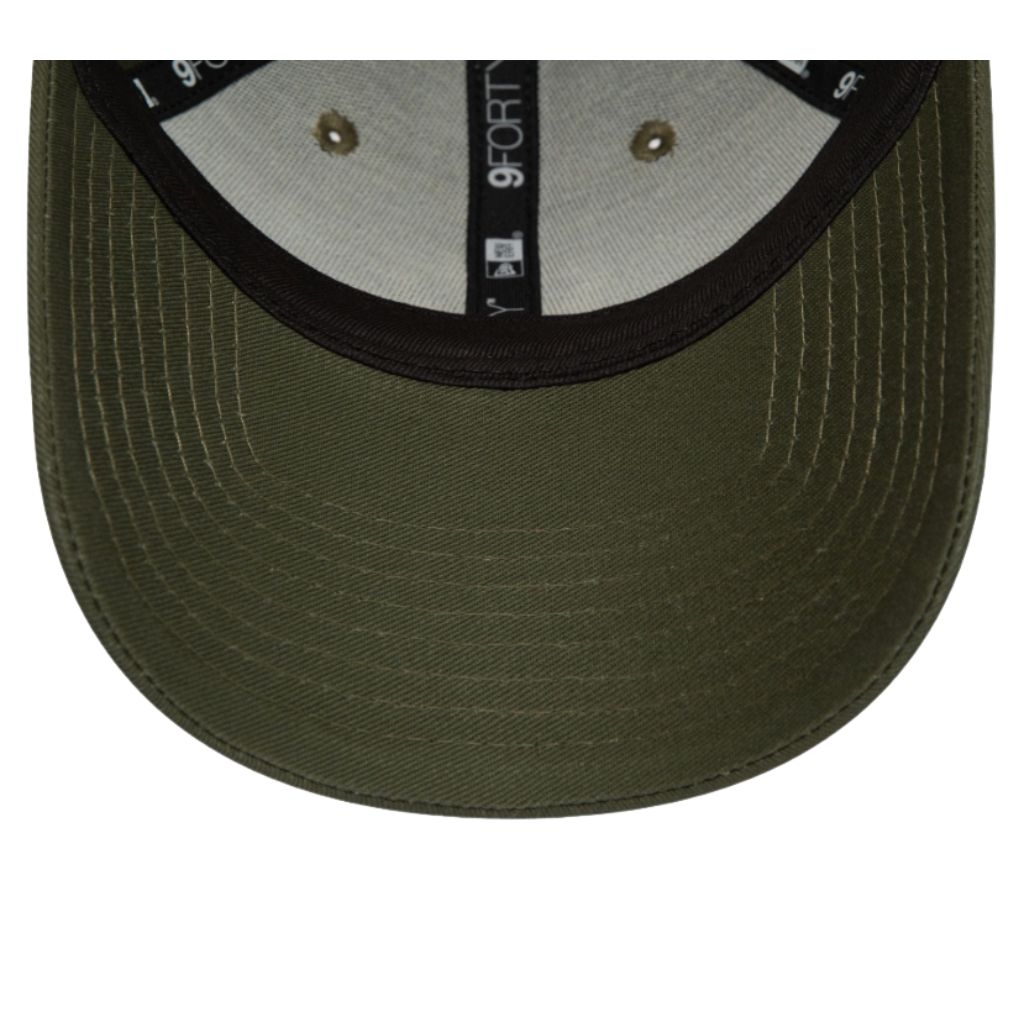 Cappellino New Era 9FORTY New York Yankees Essential verde militare con logo ricamato