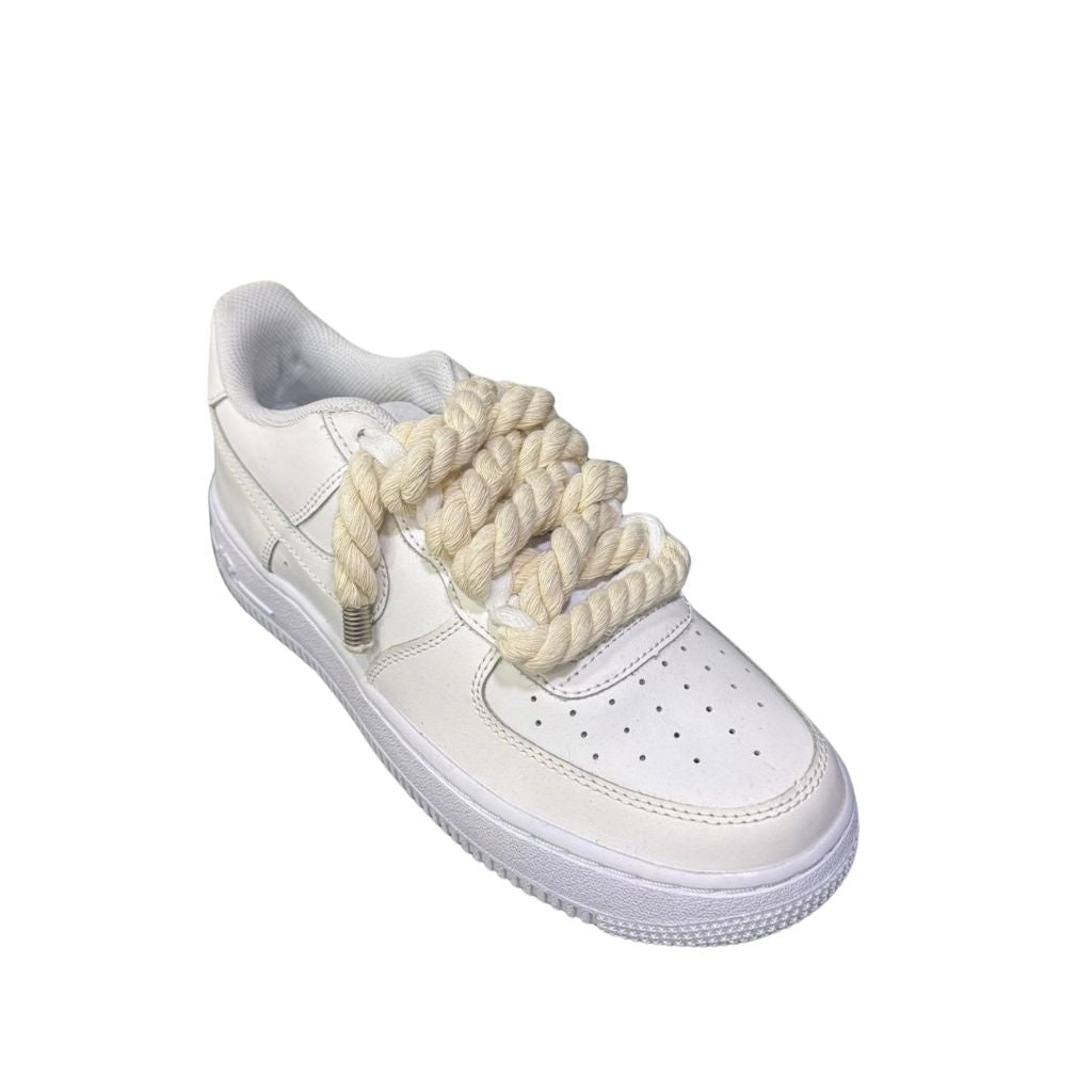 Nike Air Force 1 Low bianca con lacci in corda color panna