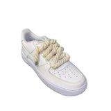 Nike Air Force 1 Low bianca con lacci in corda color panna