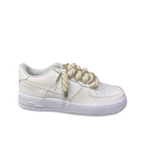 Nike Air Force 1 Low bianca con lacci panna e strass oro

