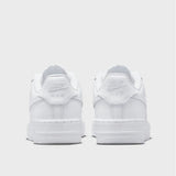 Sneaker Nike Air Force 1 junior total white, tomaia in pelle, suola Air.
