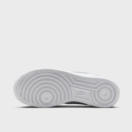 Sneaker Nike Air Force 1 junior total white, tomaia in pelle, suola Air.