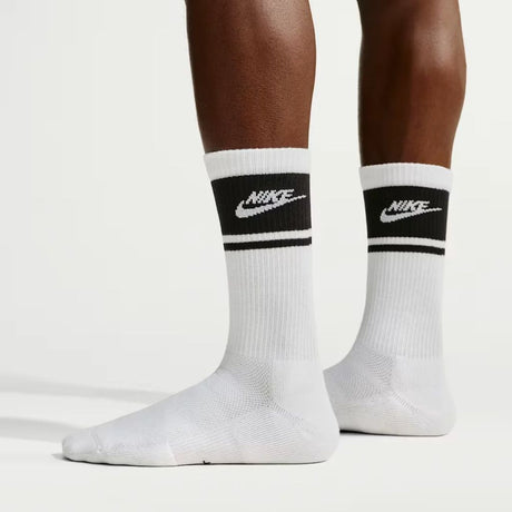Calzini alti Nike Everyday Essential bianchi