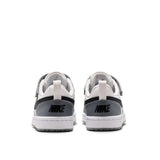 Sneakers Nike Court Borough bianche e grigie da bambino con Swoosh nero e strappo