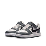 Sneakers Nike Court Borough bianche e grigie da bambino con Swoosh nero e strappo
