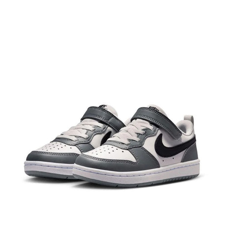 Sneakers Nike Court Borough bianche e grigie da bambino con Swoosh nero e strappo