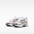 Sneakers Nike da bambino bianche con inserti argento