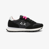 Sneaker Sun68 Ally Solid nera donna - mesh con riporti scamosciati, logo bianco e laccio fucsia