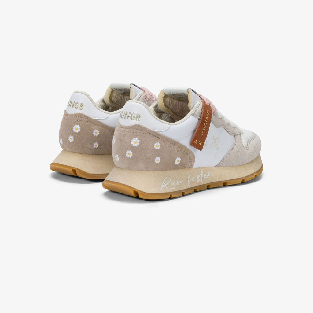 Sneaker donna Sun68 Ally Vintage Gold Edition bianca in tessuto con dettagli scamosciati, motivo margherita sul tallone e lacci intercambiabili