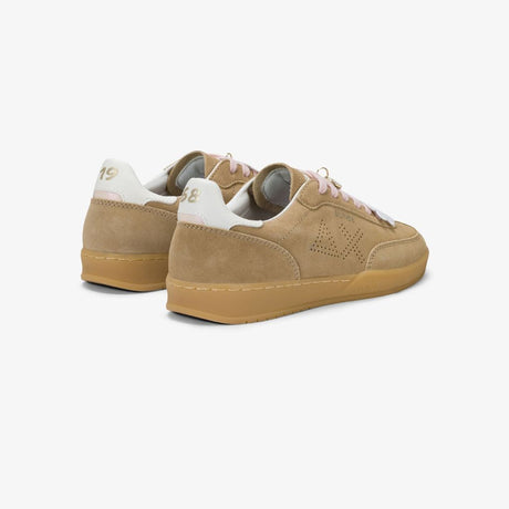 Sneaker donna Sun68 California beige in suede con lacci rosa, fiori intrecciati, charm dorato e suola in gomma coordinata