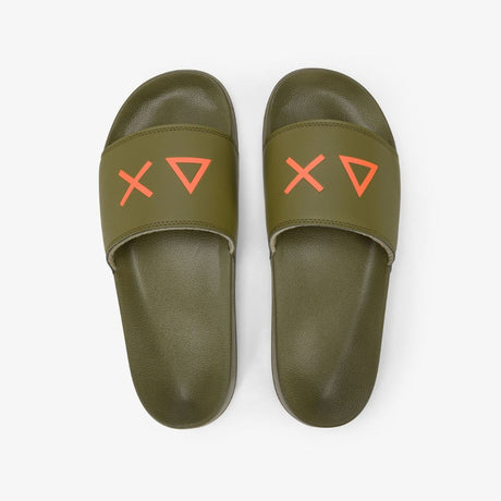 Ciabatte Sun68 in verde con logo arancio. Design minimalista e versatile, perfette per il comfort quotidiano