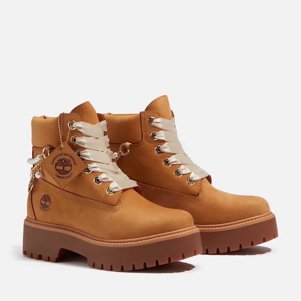 Stivale Timberland wheat con charm perle e suola platform