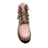 Stivale Timberland rosa in vernice con catena decorativa e charm
