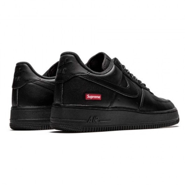 Nike air force outlet supreme prezzo